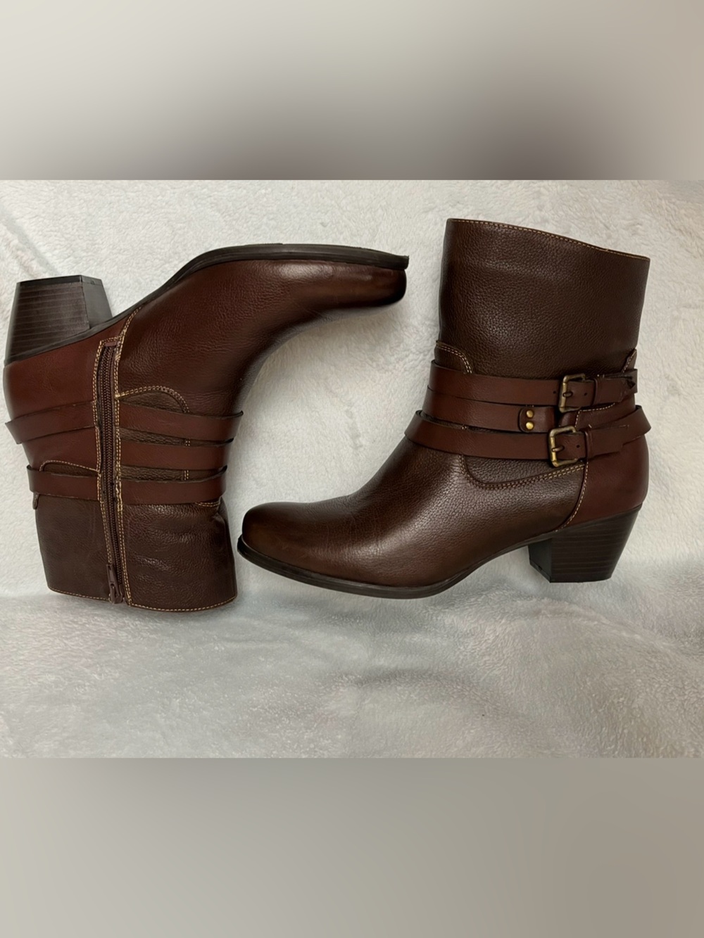 Naturalizer Katrina leather booties/ ankle boots w/ buckled straps. Brown. 10